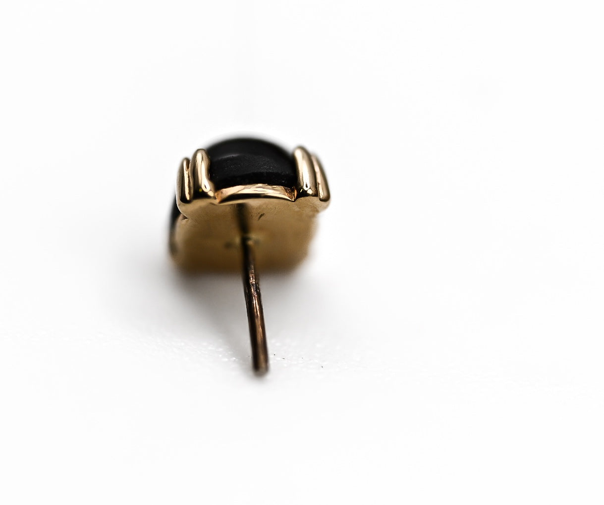 BVLA CAB PRONG- 14k Yellow Gold- BLACK STAR SAPPHIRE