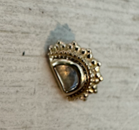 BVLA HALF MOON 7.5mm-14k Yellow Gold- RAINBOW MOONSTONE (16g)